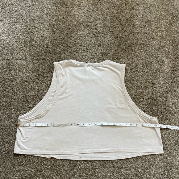 SKIMS - Muscle Tank Top Crop - Picture 4 of 5